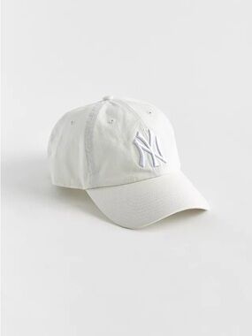 NY Yankees 47 classic clean up hat in beige